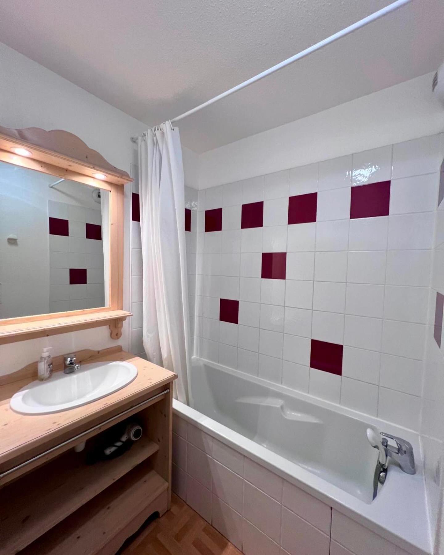 Appartement 4 Personnes Avec Piscine Interieure Puy-Saint-Vincent Esterno foto