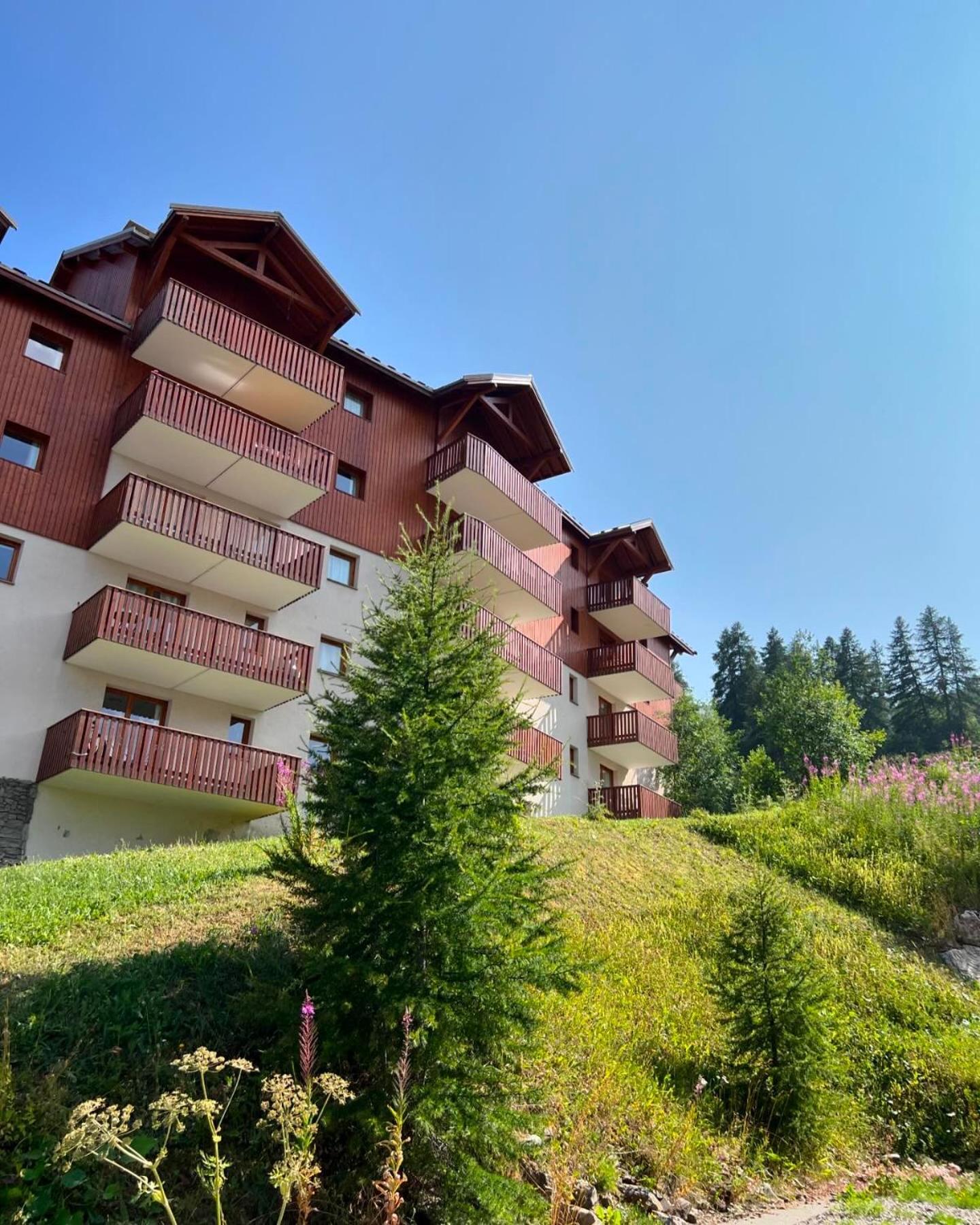 Appartement 4 Personnes Avec Piscine Interieure Puy-Saint-Vincent Esterno foto